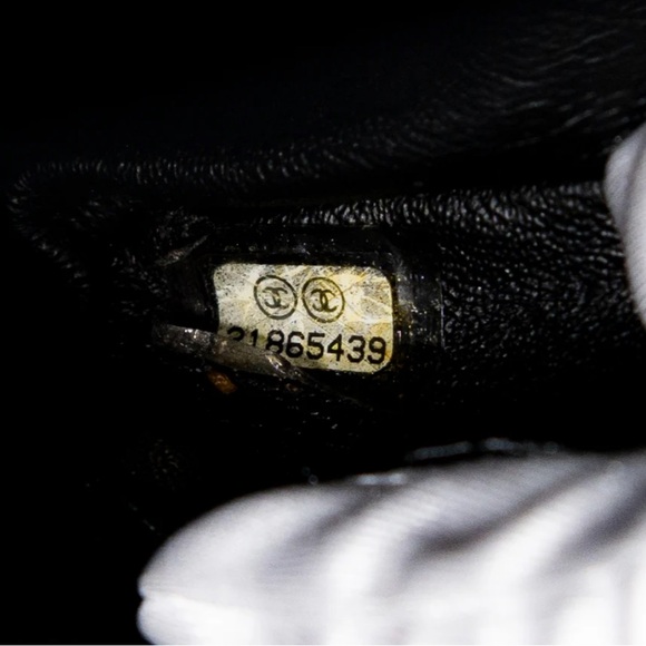 Chanel Black Maxi Classic Flap - Picture 14 of 16